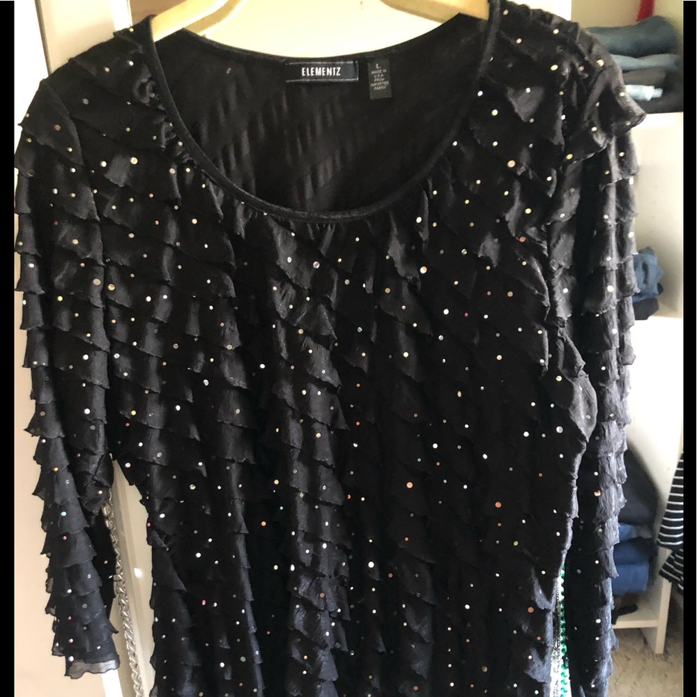 Shirt comes to top of thigh